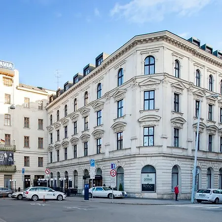 Slavia Готель 4*