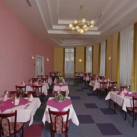 Slavia Готель 4*