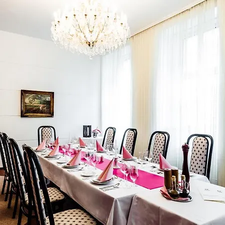 Готель Slavia 4*