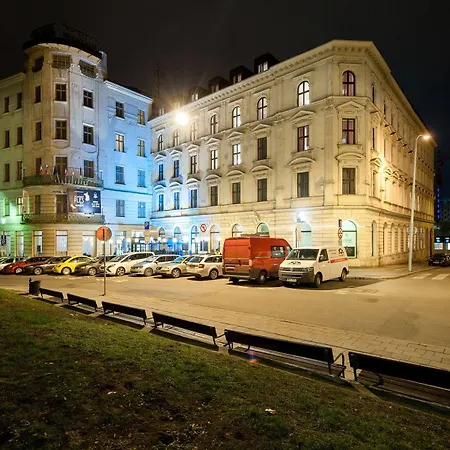 Slavia 4*
